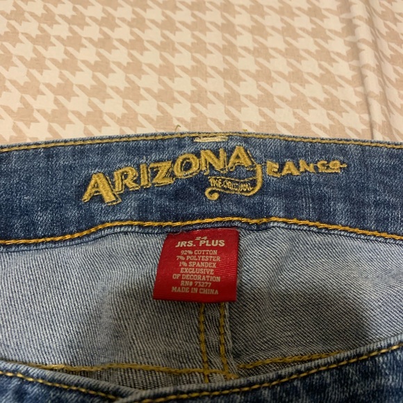 Arizona Jeans junior plus bootcut jeans. Size 24 Junior Plus. Like new. - Picture 4 of 5